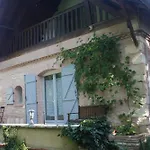 D'hotes Moulindt Bed and breakfast